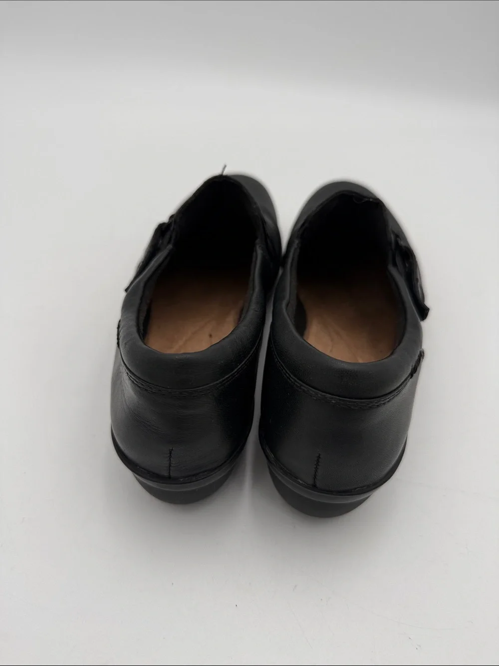 Clarks Black Leather Slip-On Comfort Loafers women 7 casual office comfort retro